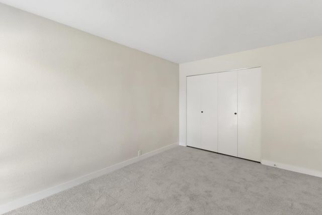 8813 Williamson Dr, Elk Grove, CA 95624
