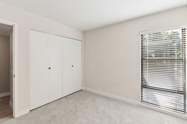 8813 Williamson Dr, Elk Grove, CA 95624