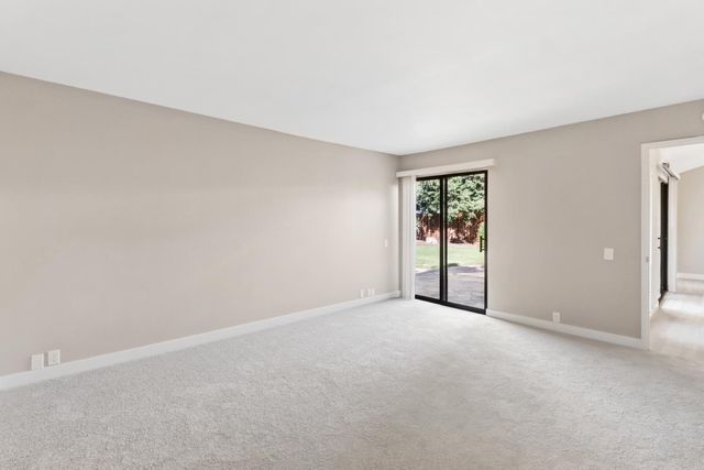 8813 Williamson Dr, Elk Grove, CA 95624