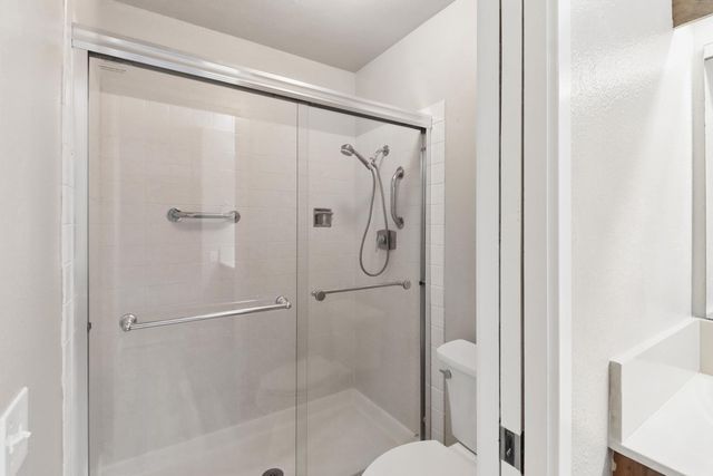 8813 Williamson Dr, Elk Grove, CA 95624