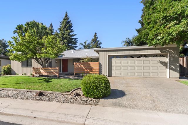 8813 Williamson Dr, Elk Grove, CA 95624