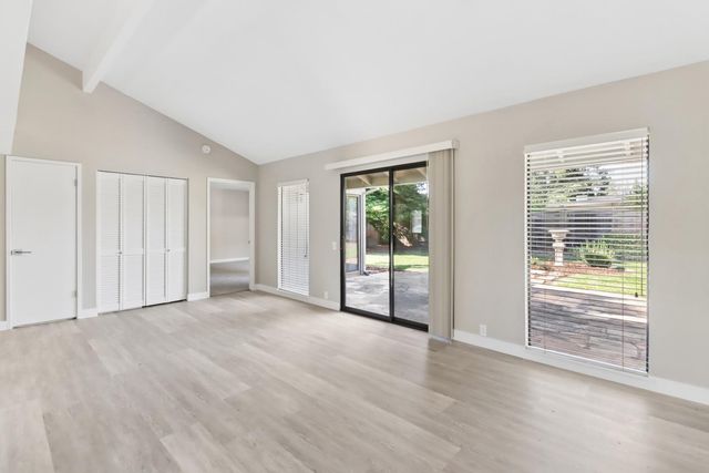 8813 Williamson Dr, Elk Grove, CA 95624