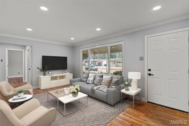 725 Hazelvalley Drive, Hazelwood, MO 63042