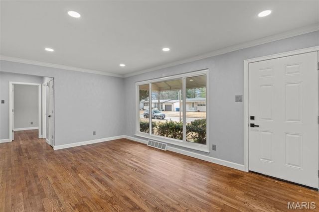 725 Hazelvalley Drive, Hazelwood, MO 63042