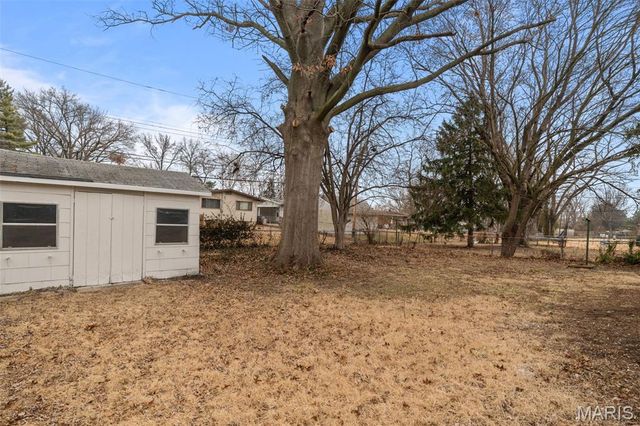 725 Hazelvalley Drive, Hazelwood, MO 63042