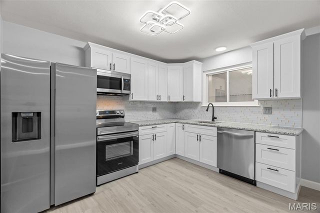 725 Hazelvalley Drive, Hazelwood, MO 63042