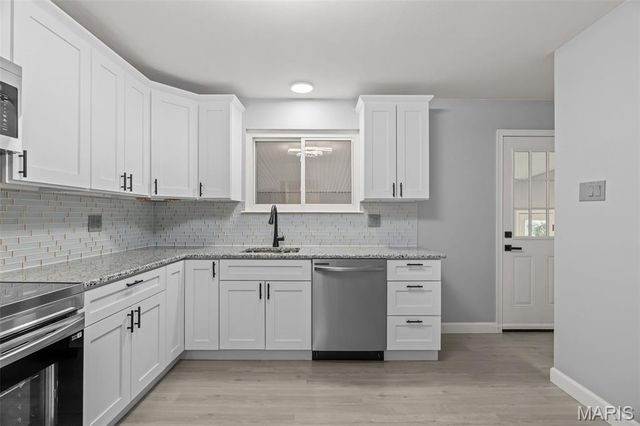 725 Hazelvalley Drive, Hazelwood, MO 63042