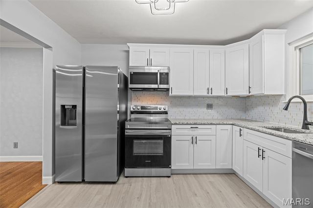 725 Hazelvalley Drive, Hazelwood, MO 63042