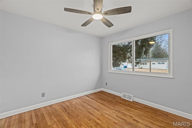 725 Hazelvalley Drive, Hazelwood, MO 63042