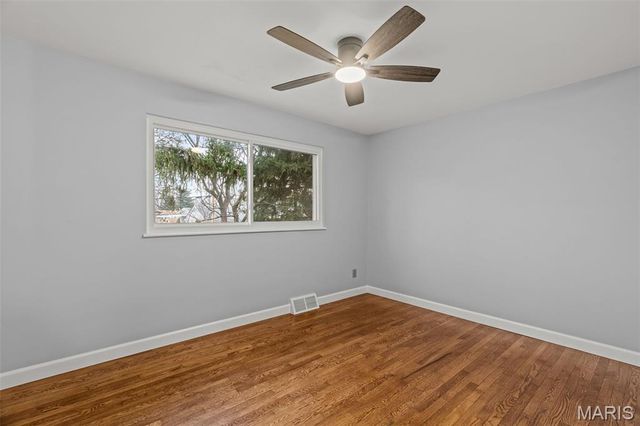 725 Hazelvalley Drive, Hazelwood, MO 63042