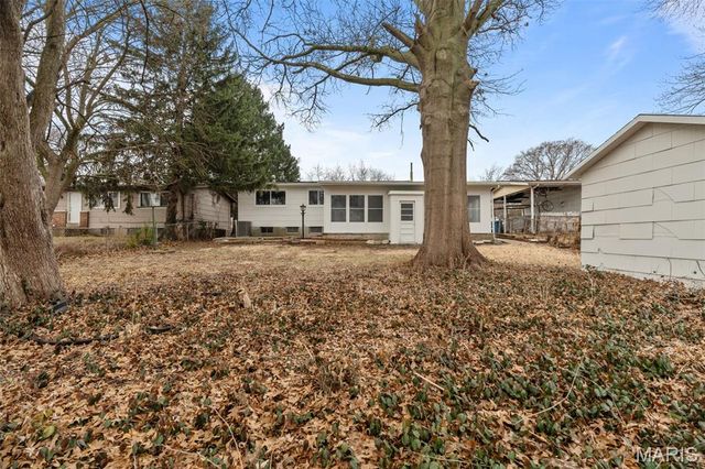 725 Hazelvalley Drive, Hazelwood, MO 63042