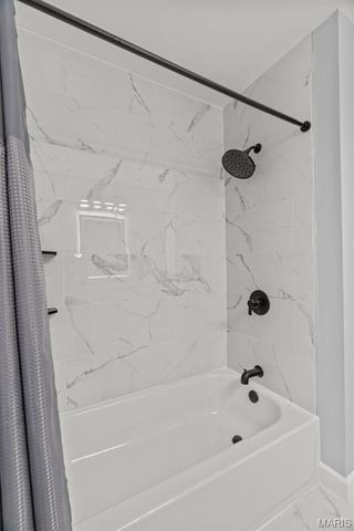 725 Hazelvalley Drive, Hazelwood, MO 63042