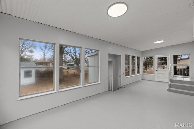 725 Hazelvalley Drive, Hazelwood, MO 63042