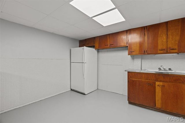 725 Hazelvalley Drive, Hazelwood, MO 63042