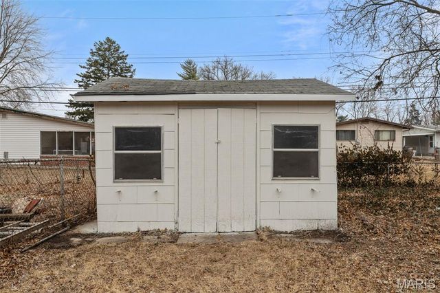 725 Hazelvalley Drive, Hazelwood, MO 63042