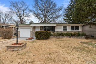 725 Hazelvalley Drive, Hazelwood, MO 63042