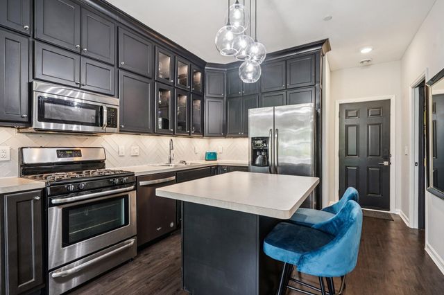 1006 Van White Memorial Boulevard, Minneapolis, MN 55411