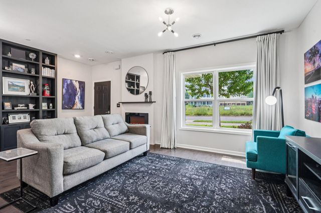 1006 Van White Memorial Boulevard, Minneapolis, MN 55411