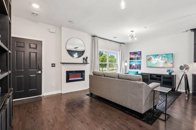 1006 Van White Memorial Boulevard, Minneapolis, MN 55411