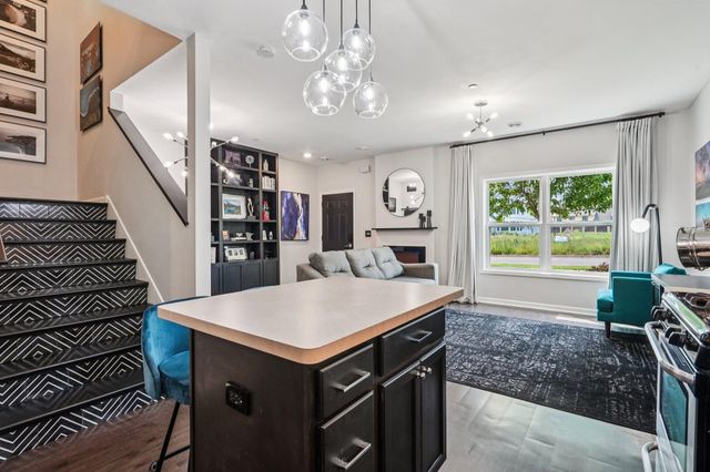 1006 Van White Memorial Boulevard, Minneapolis, MN 55411