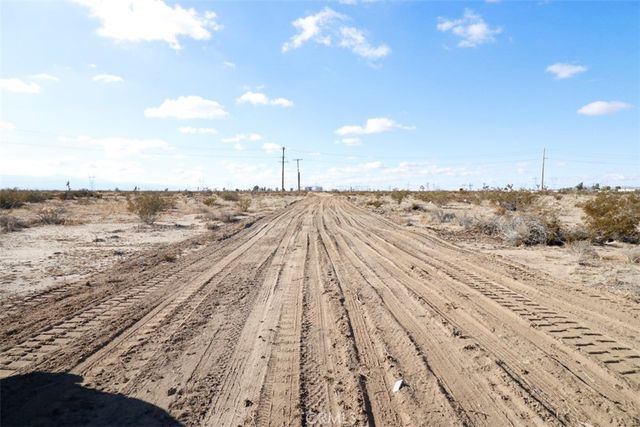 9 Bellflower Street, Adelanto, CA 92301