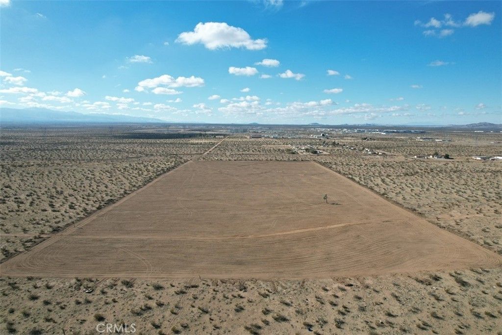 9 Bellflower Street, Adelanto, CA 92301