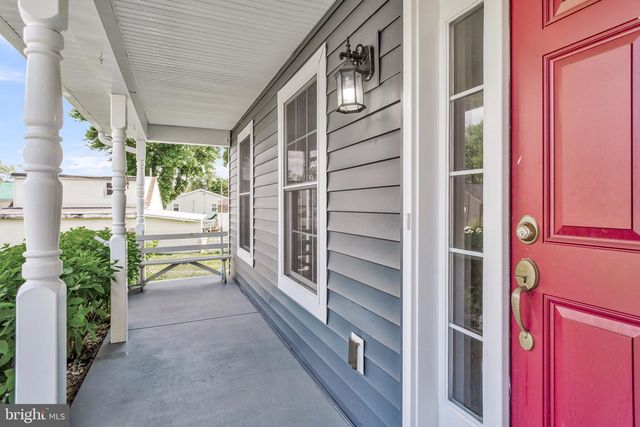 25 SPRINGBROOK DR, Palmyra, PA 17078
