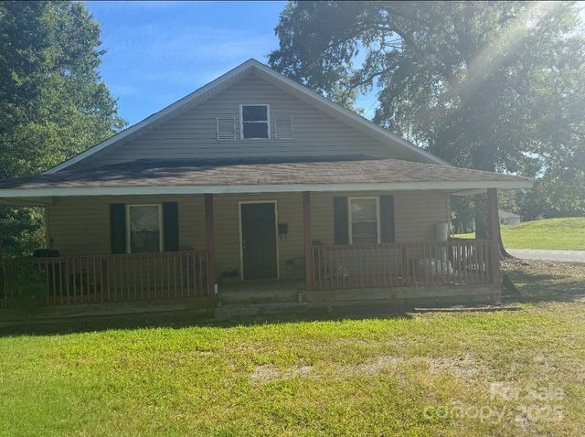 9 Mills Avenue, Concord, NC 28027