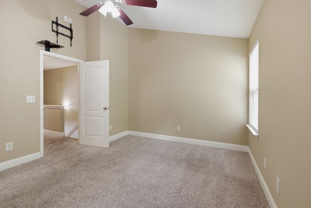 1066 Woodbury Falls Dr, Nashville, TN 37221