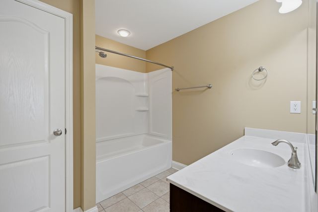 1066 Woodbury Falls Dr, Nashville, TN 37221