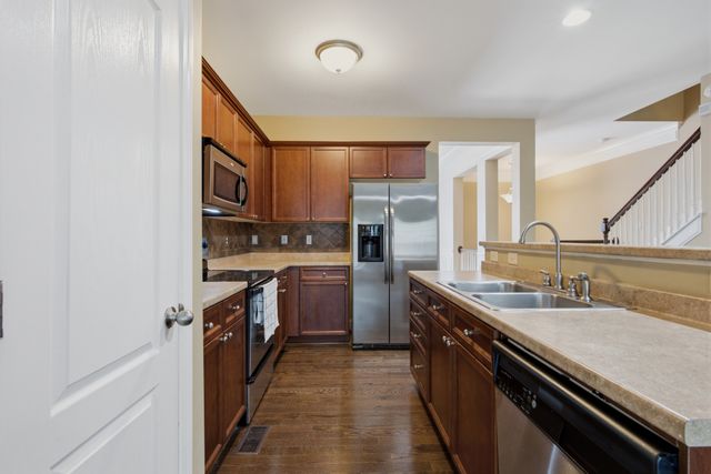 1066 Woodbury Falls Dr, Nashville, TN 37221