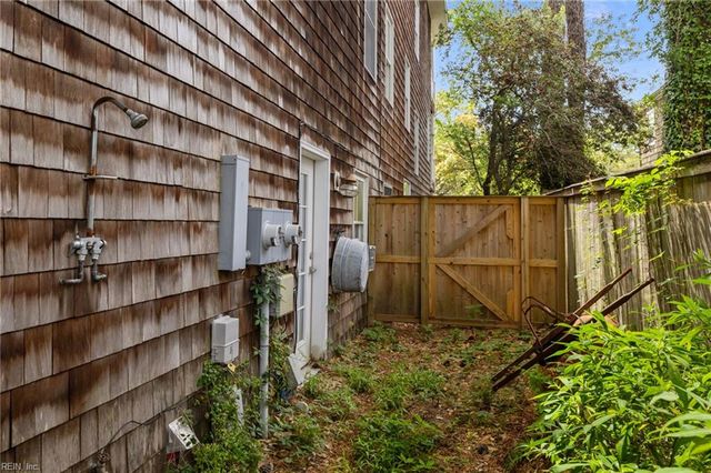 215 83rd ST B, Virginia Beach, VA 23451