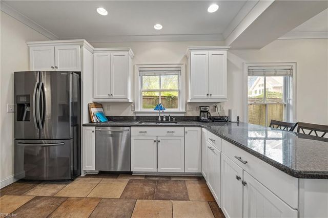 215 83rd ST B, Virginia Beach, VA 23451