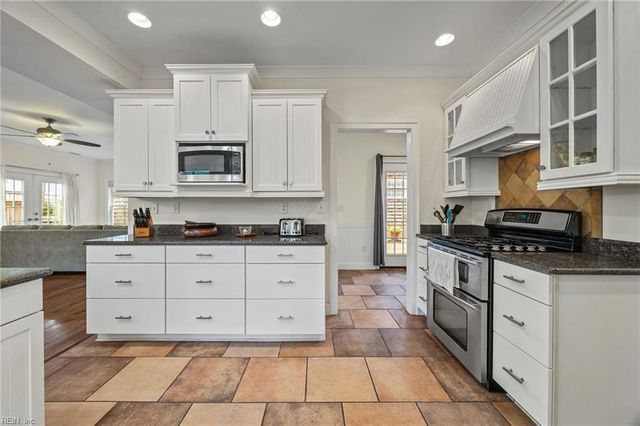 215 83rd ST B, Virginia Beach, VA 23451