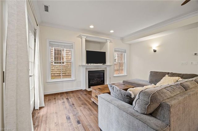 215 83rd ST B, Virginia Beach, VA 23451