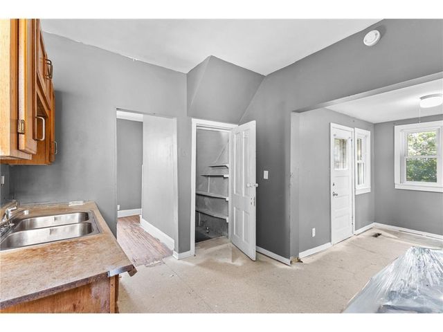 324 Van Buren Avenue, Saint Paul, MN 55103