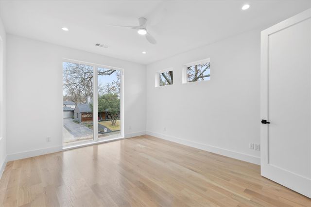 9428 Hobart Street, Dallas, TX 75218