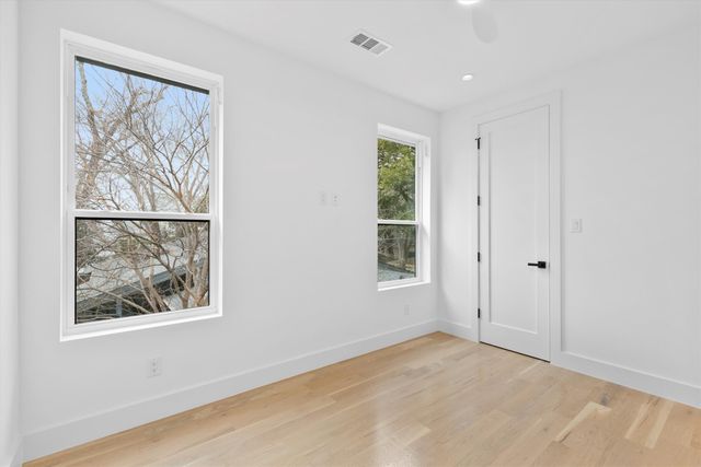 9428 Hobart Street, Dallas, TX 75218