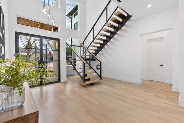 9428 Hobart Street, Dallas, TX 75218