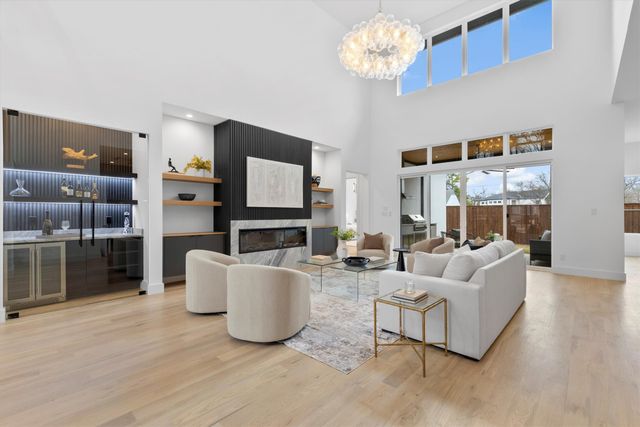 9428 Hobart Street, Dallas, TX 75218