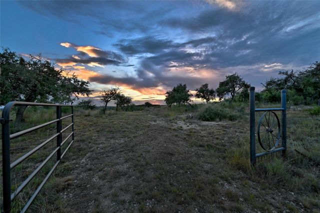 8019 Mount Sharp RD, Wimberley, TX 78676