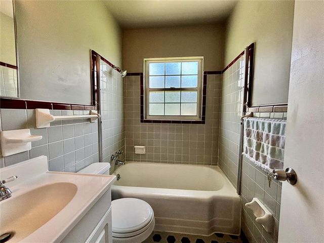 600 NW HOLIDAY DRIVE, Lake City, FL 32055