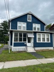 38 East Street, Rutland City, VT 05701