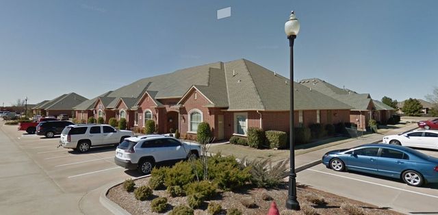 1901 W 33rd Street 120, Edmond, OK 73013