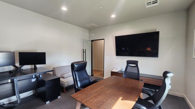 1901 W 33rd Street 120, Edmond, OK 73013