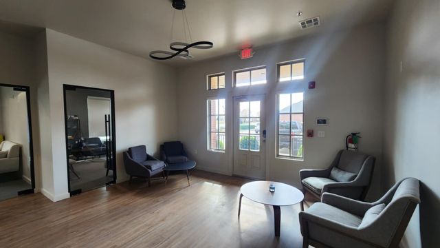 1901 W 33rd Street 120, Edmond, OK 73013
