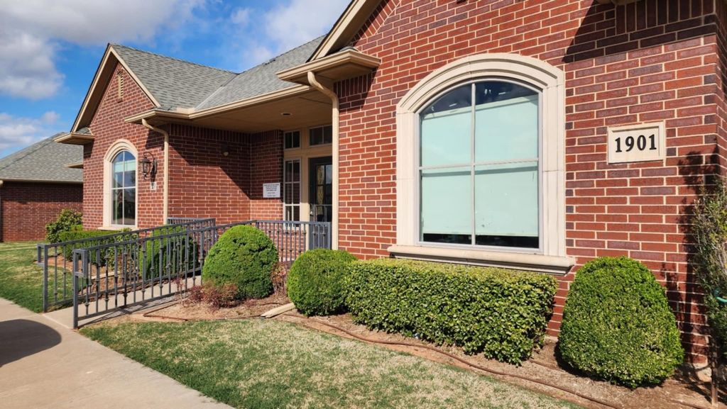 1901 W 33rd Street 120, Edmond, OK 73013