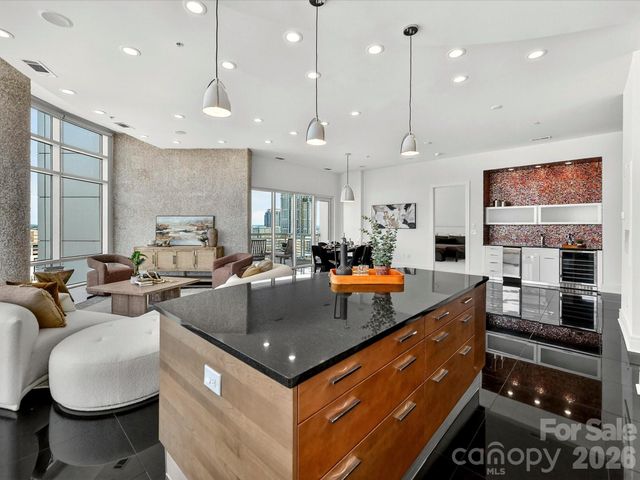 505 E 6th Street 1601, Charlotte, NC 28202