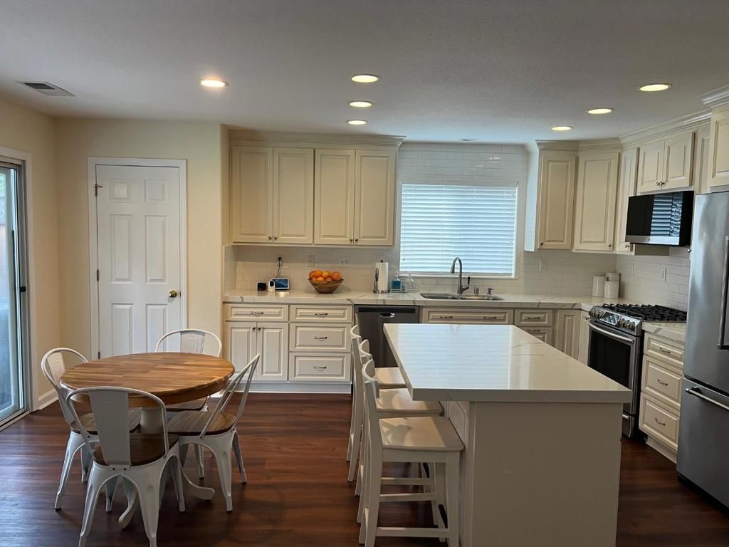 Image 13 of property listing at 1437 Briarberry Lane, Gilroy, CA 95020