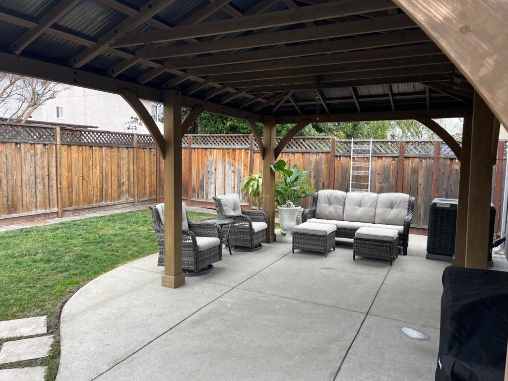 Image 26 of property listing at 1437 Briarberry Lane, Gilroy, CA 95020